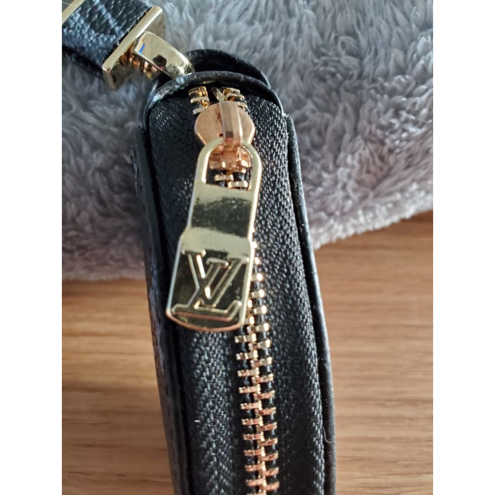 Hold your Keys in style with this Black Gray Teardrop shape key Fob - Picture 2 of 5